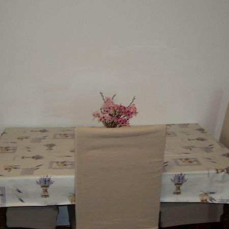 Studio Apartments Ana روفينج المظهر الخارجي الصورة