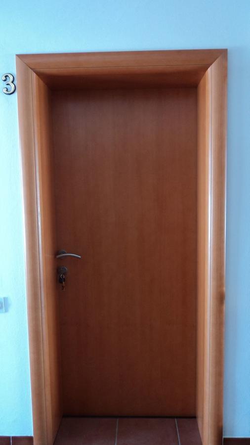 Studio Apartments Ana روفينج المظهر الخارجي الصورة
