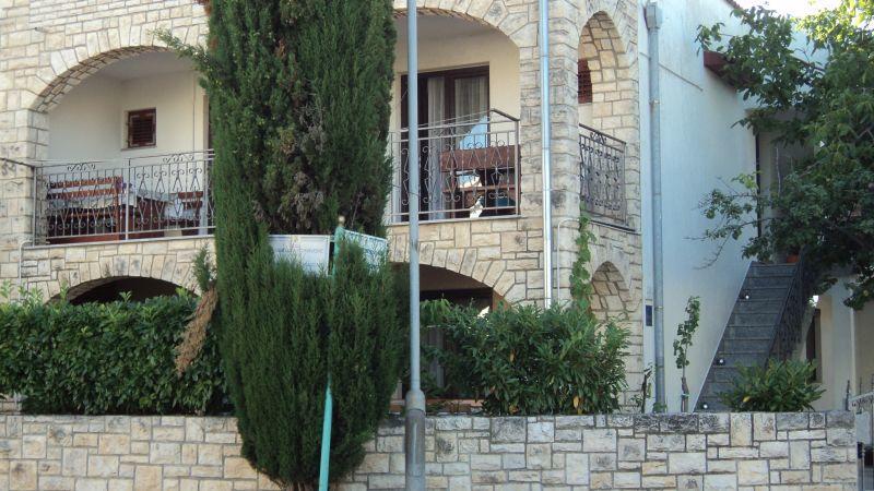 Studio Apartments Ana روفينج المظهر الخارجي الصورة