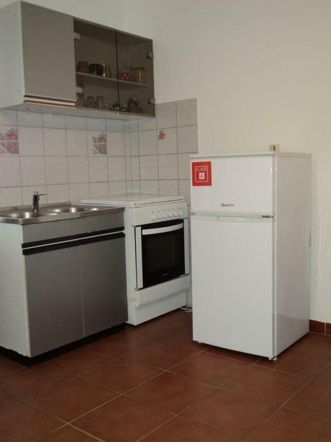 Studio Apartments Ana روفينج المظهر الخارجي الصورة
