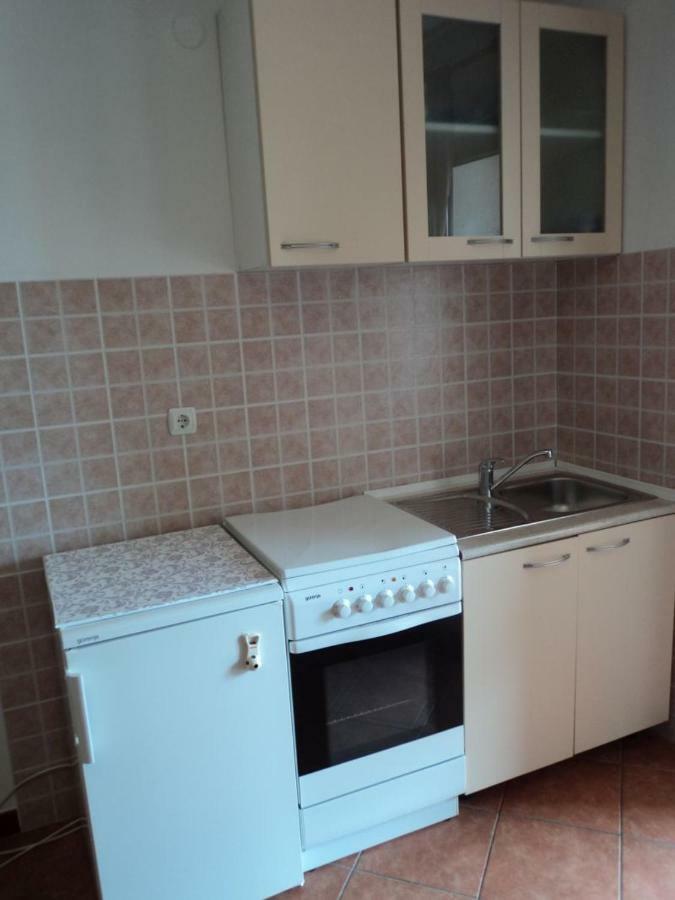 Studio Apartments Ana روفينج المظهر الخارجي الصورة