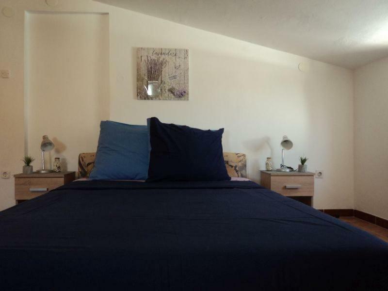 Studio Apartments Ana روفينج المظهر الخارجي الصورة