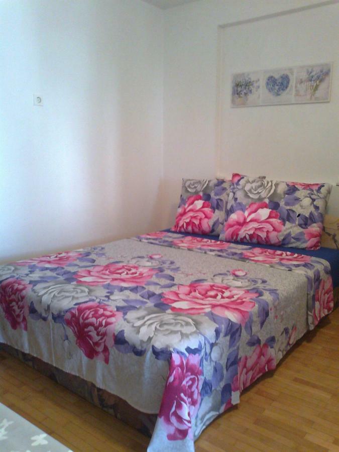 Studio Apartments Ana روفينج المظهر الخارجي الصورة