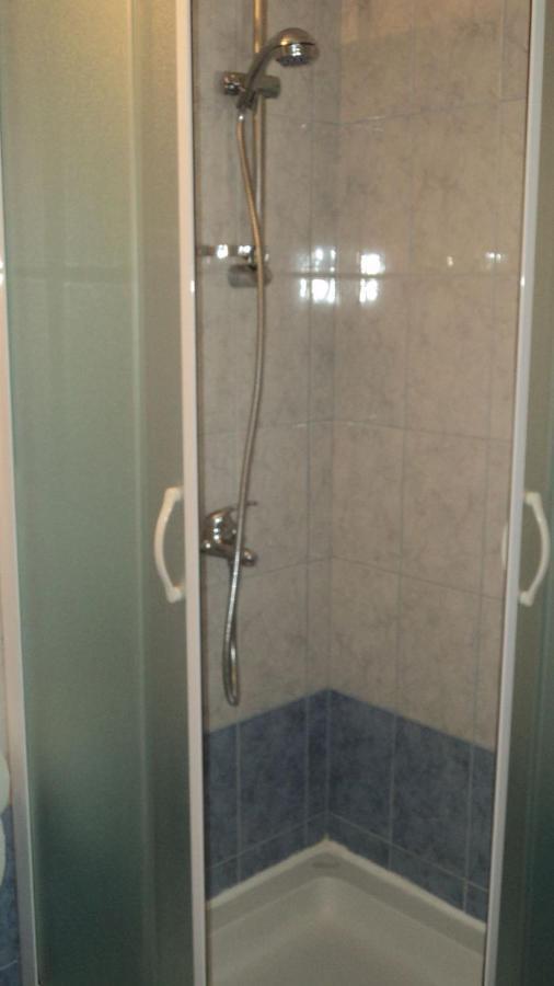 Studio Apartments Ana روفينج المظهر الخارجي الصورة